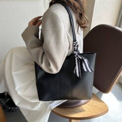 Alternative view of Large Tote Bag for Women | Spacious Handbag