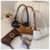 Medium handbag for women with zipper closure and adjustable strap – RedBag BD